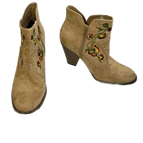 MIA Melrose Floral Embroidered Ankle Boots Sz 8.5 Western Southwestern - Picture 1 of 9